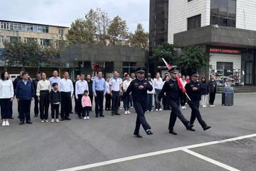 中国医学科学院医学生物学研究所举行 “庆祝中华人民共和国成立75周年”国庆升旗仪式